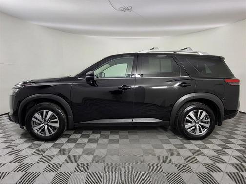 2022 Nissan Pathfinder SL 4WD