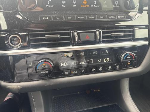2022 Nissan Pathfinder SL 4WD