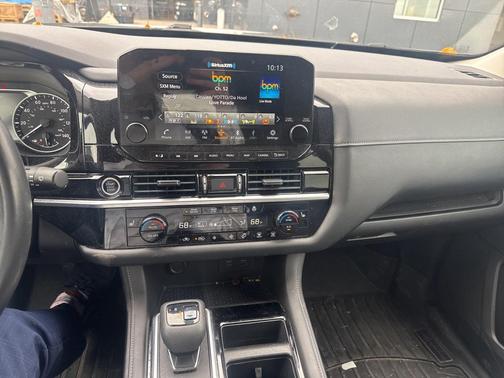 2022 Nissan Pathfinder SL 4WD