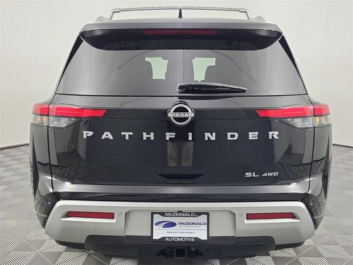 2022 Nissan Pathfinder SL 4WD