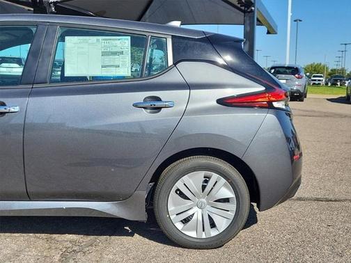 2025 Nissan Leaf S