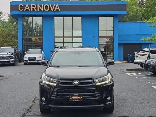 2017 Toyota Highlander SE