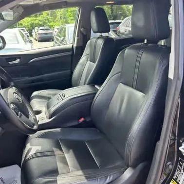 2017 Toyota Highlander SE