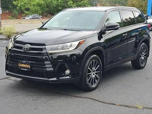 2017 Toyota Highlander SE
