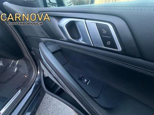 2025 BMW X6 xDrive40i