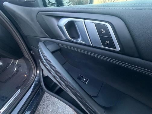 2025 BMW X6 xDrive40i