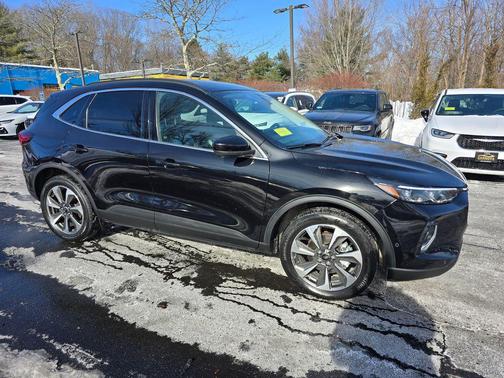 2023 Ford Escape Platinum