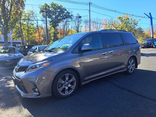 2018 Toyota Sienna SE