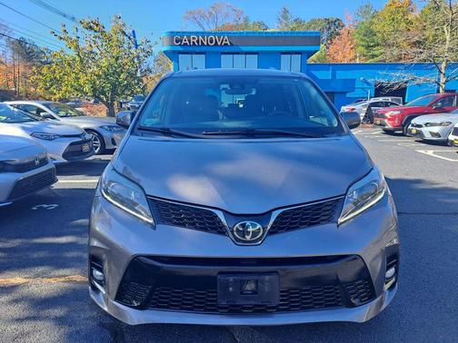 2018 Toyota Sienna SE