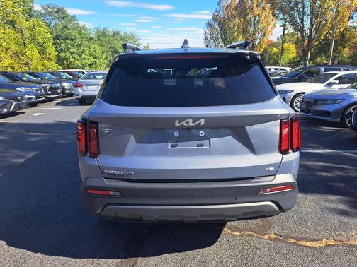 2023 Kia Sorento S