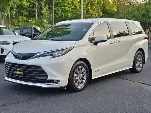 2021 Toyota Sienna XLE 7 Passenger