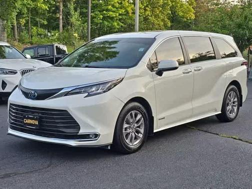 2021 Toyota Sienna XLE 7 Passenger