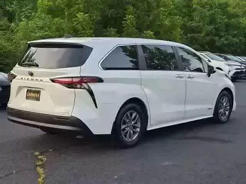 2021 Toyota Sienna XLE 7 Passenger