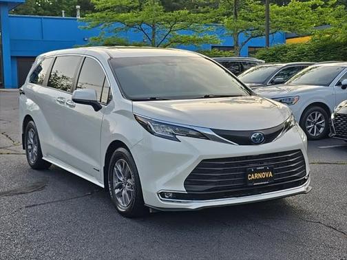 2021 Toyota Sienna XLE 7 Passenger