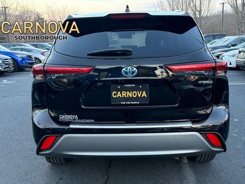 2021 Toyota Highlander Hybrid Platinum
