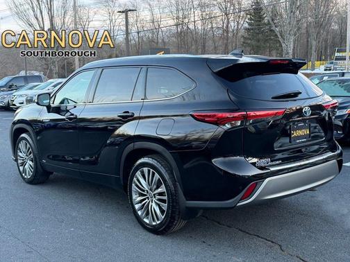 2021 Toyota Highlander Hybrid Platinum