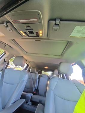 2022 Toyota Sienna XLE 8 Passenger
