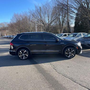 2022 Volkswagen Tiguan 2.0T SEL R-Line 4MOTION