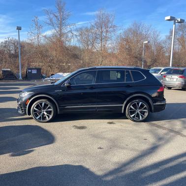 2022 Volkswagen Tiguan 2.0T SEL R-Line 4MOTION