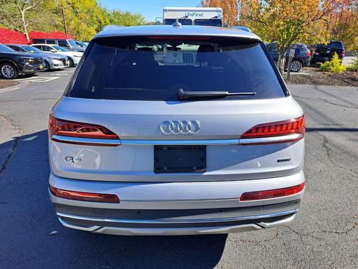 2022 Audi Q7 55 Premium Plus