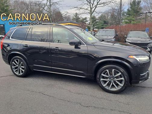 2016 Volvo XC90 T6 Momentum