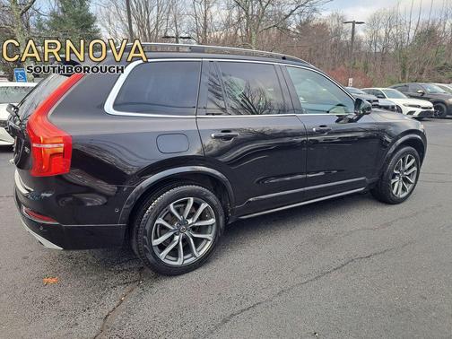 2016 Volvo XC90 T6 Momentum