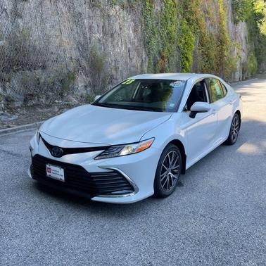 2023 Toyota Camry Hybrid XLE