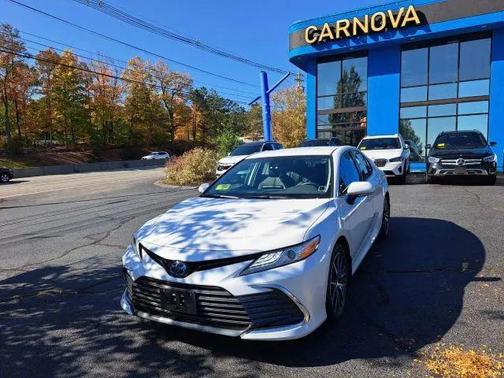 2023 Toyota Camry Hybrid XLE