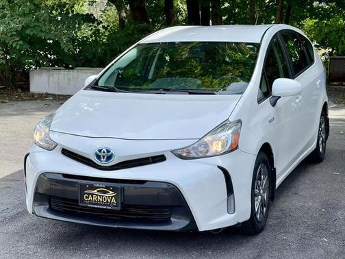 2015 Toyota Prius v Three