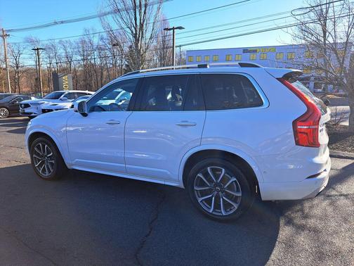 2019 Volvo XC90 T6 Momentum