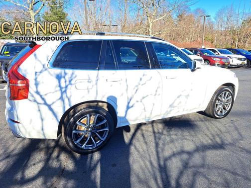 2019 Volvo XC90 T6 Momentum
