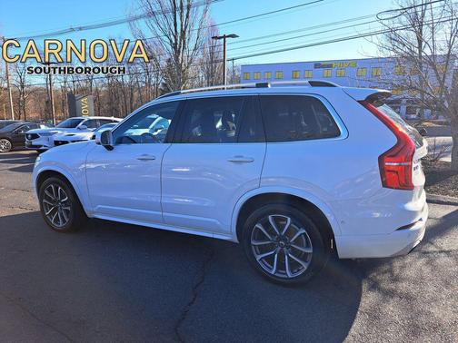 2019 Volvo XC90 T6 Momentum