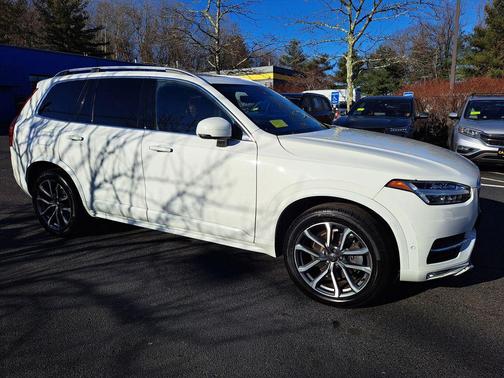 2019 Volvo XC90 T6 Momentum