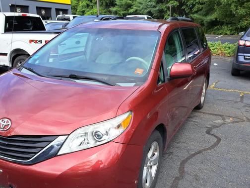 2013 Toyota Sienna LE