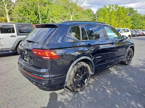 2022 Volkswagen Tiguan 2.0T SE R-Line Black 4MOTION