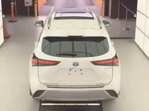 2023 Toyota Highlander Hybrid Platinum