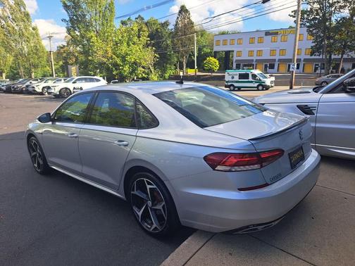 2020 Volkswagen Passat 2.0T R-Line
