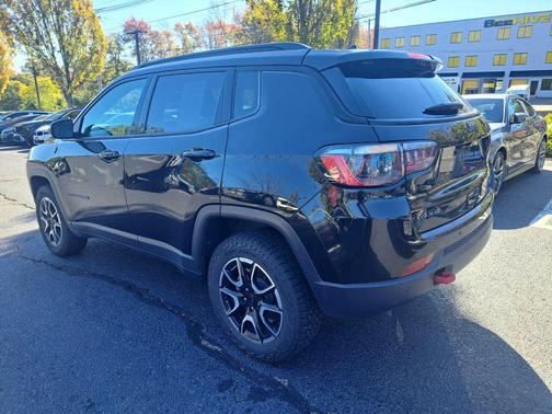 2024 Jeep Compass Trailhawk