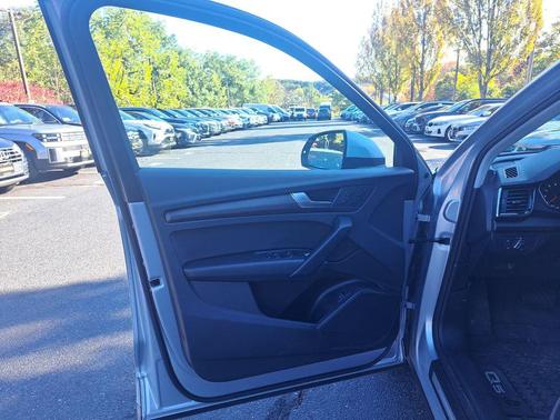 2022 Audi Q5 40 Premium