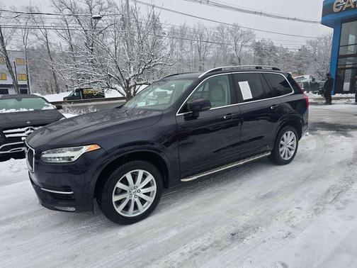 2016 Volvo XC90 T6 Momentum