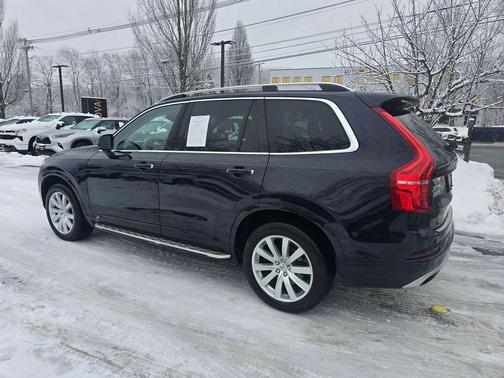 2016 Volvo XC90 T6 Momentum