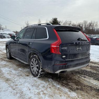 2016 Volvo XC90 T6 Momentum