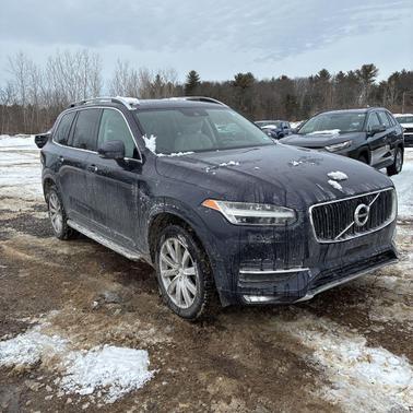 2016 Volvo XC90 T6 Momentum