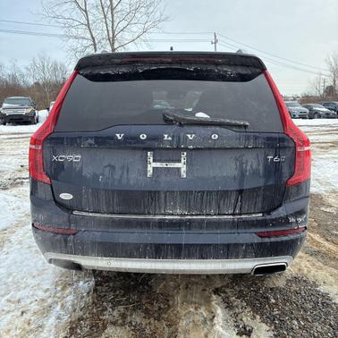 2016 Volvo XC90 T6 Momentum
