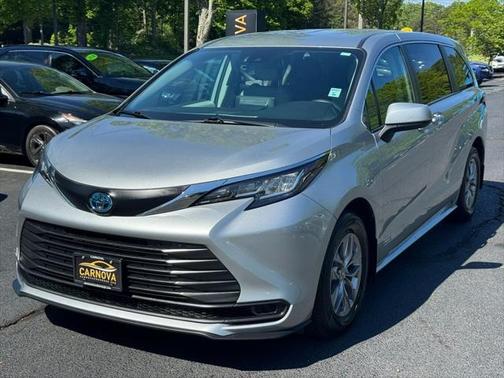 2021 Toyota Sienna LE