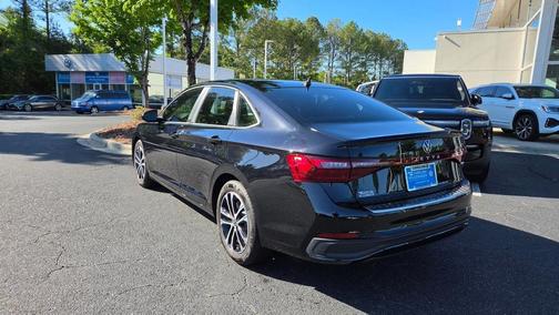 Deep Black Pearl 2026 Volkswagen Jetta 1.4T S
