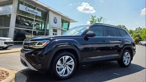 Deep Black Pearl 2023 Volkswagen Atlas 3.6L SE w/Technology