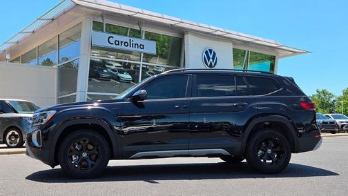 Deep Black Pearl 2026 Volkswagen Atlas Peak Edition