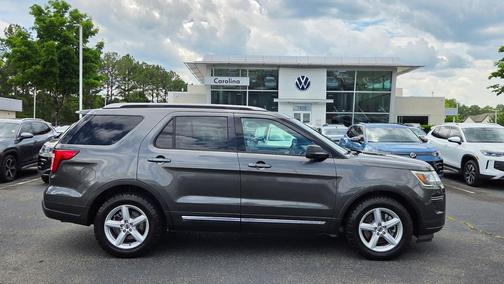 MAGNETIC METALLIC 2018 Ford Explorer XLT
