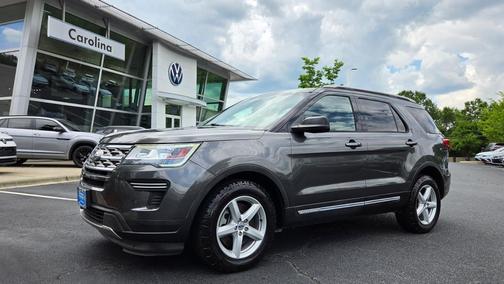 MAGNETIC METALLIC 2018 Ford Explorer XLT
